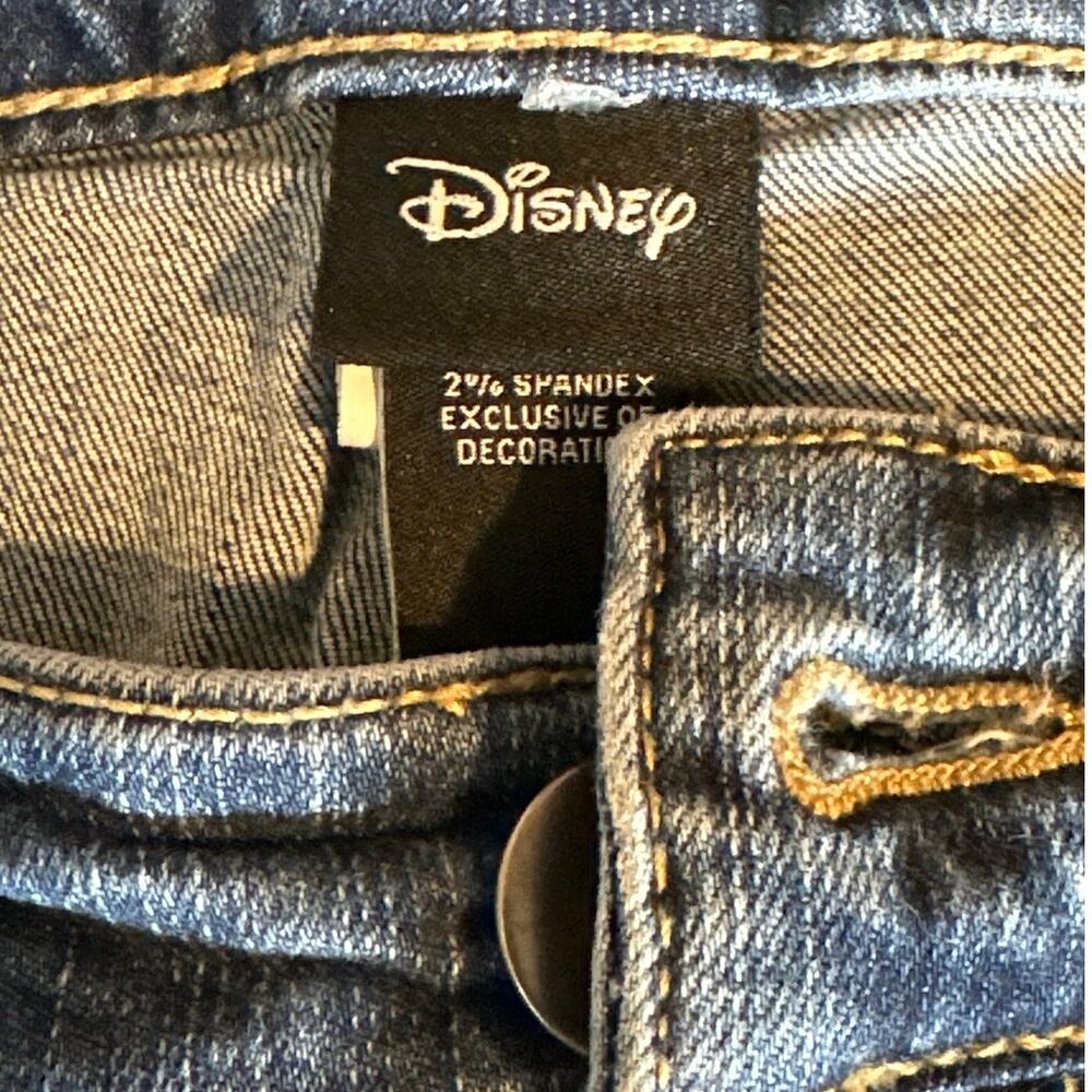 Disney Torrid Mickey Minnie Mouse Kissing Patches Distressed Cropped Jeans 16 - Picture 9 of 10